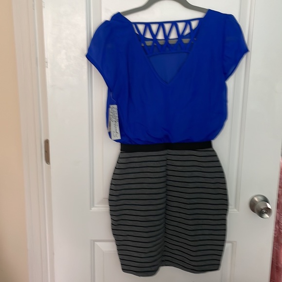 Dress - Picture 2 of 2